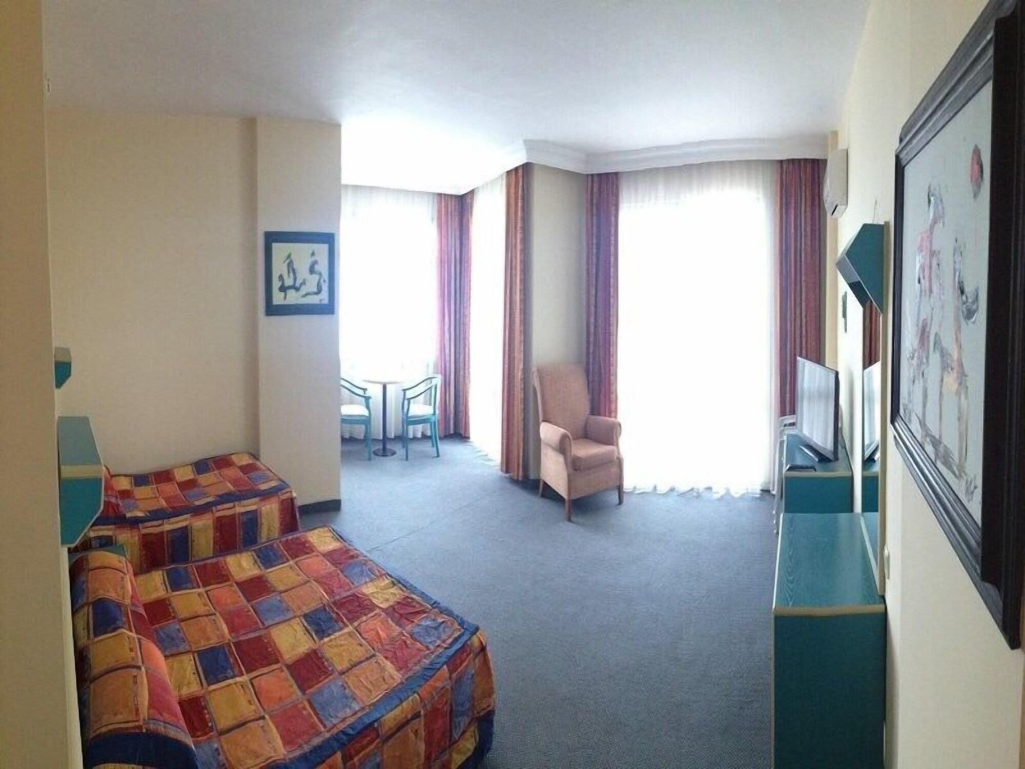 Merlin Beach Park Hotel Tosmur Εξωτερικό φωτογραφία